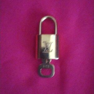 Genuine LV lock #324